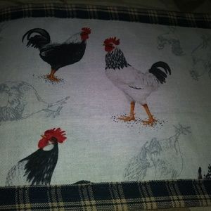 Roosters TABLE RUNNER